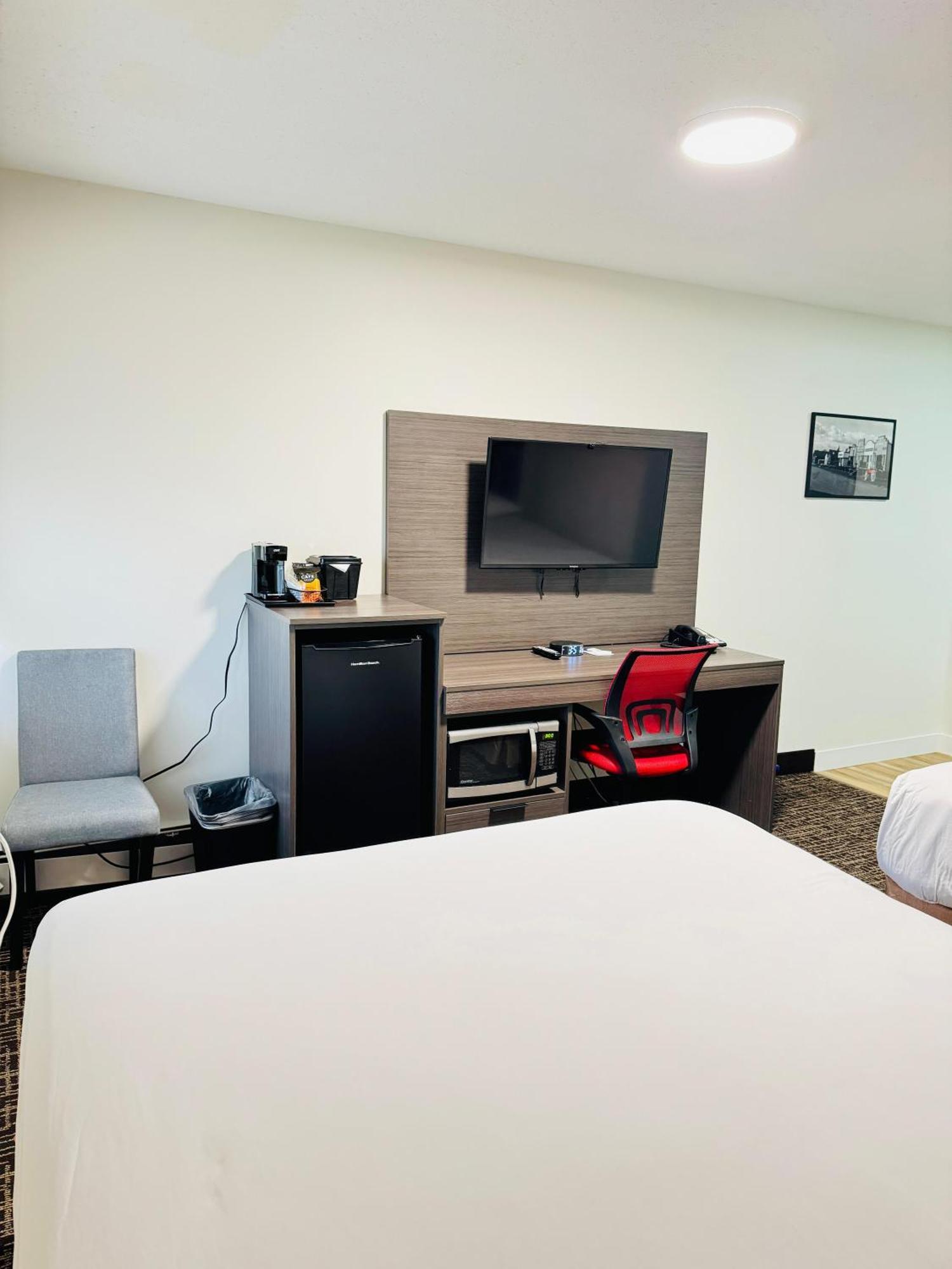 Ramada By Wyndham Dawson Creek Hotel Luaran gambar