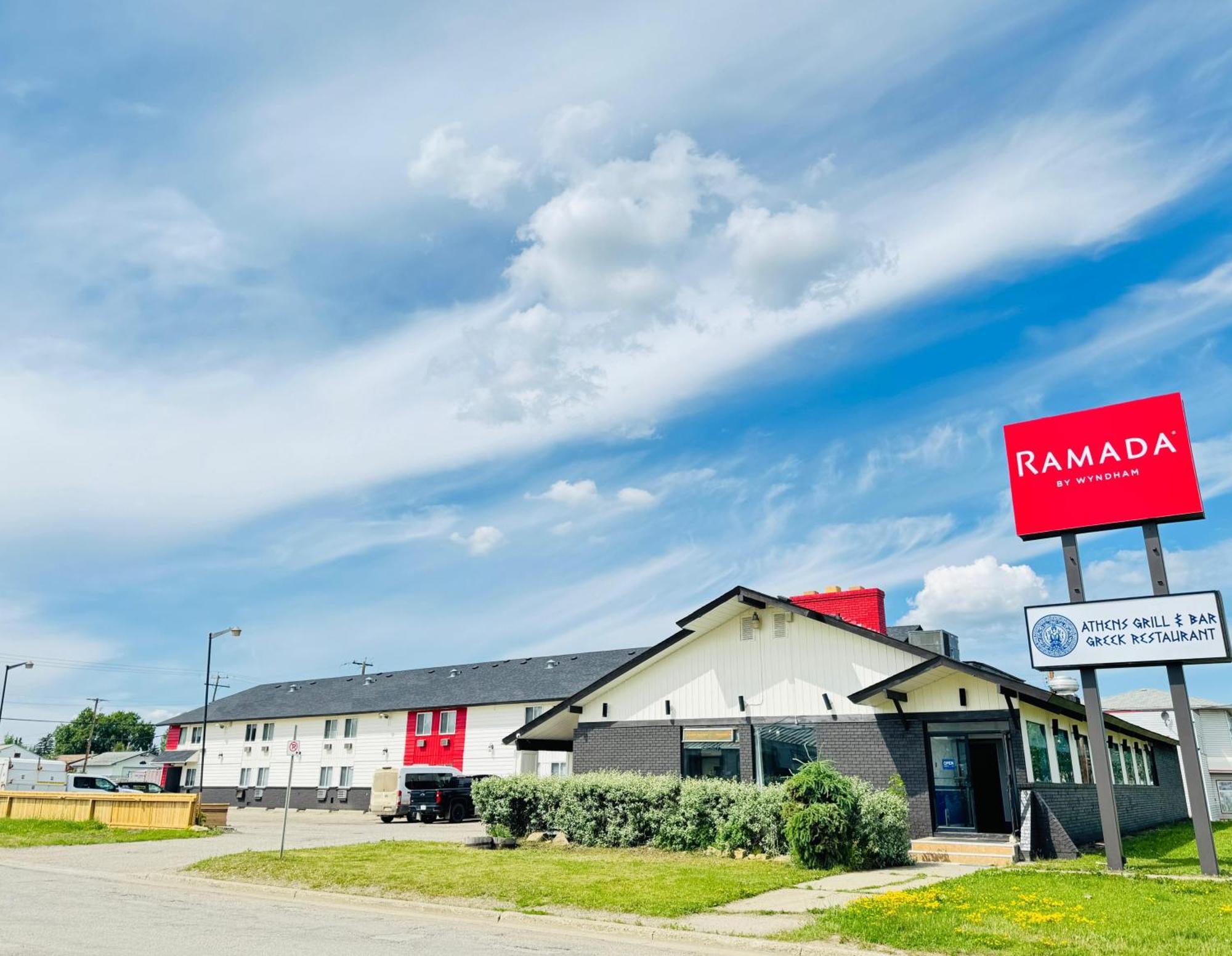 Ramada By Wyndham Dawson Creek Hotel Luaran gambar