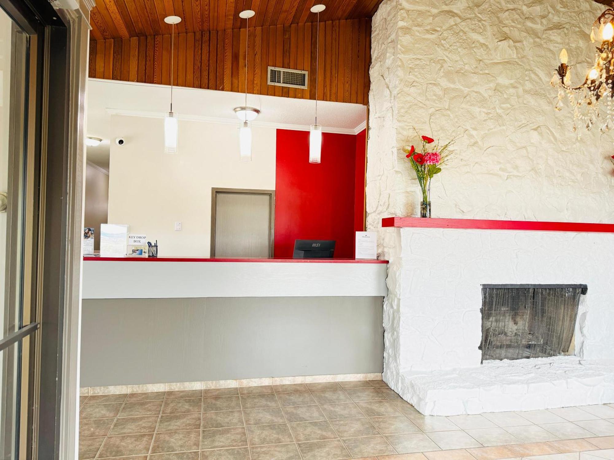 Ramada By Wyndham Dawson Creek Hotel Luaran gambar