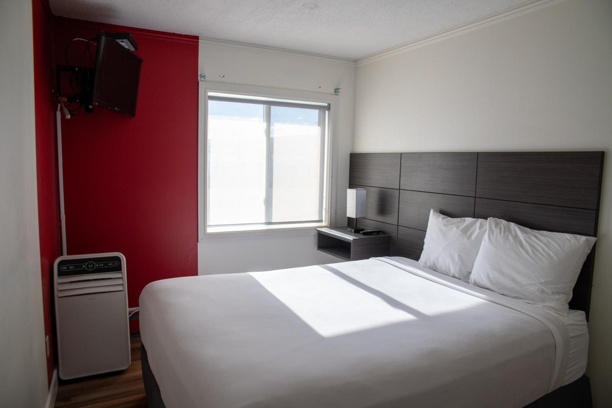 Ramada By Wyndham Dawson Creek Hotel Luaran gambar