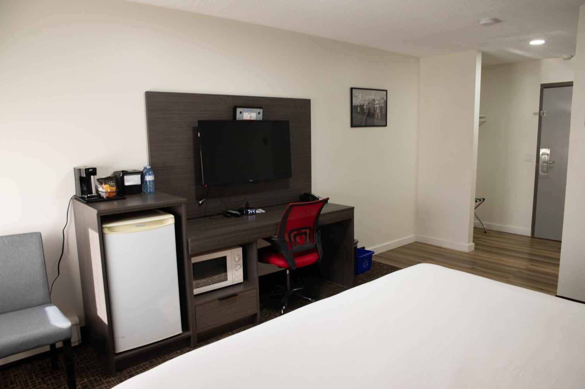 Ramada By Wyndham Dawson Creek Hotel Luaran gambar