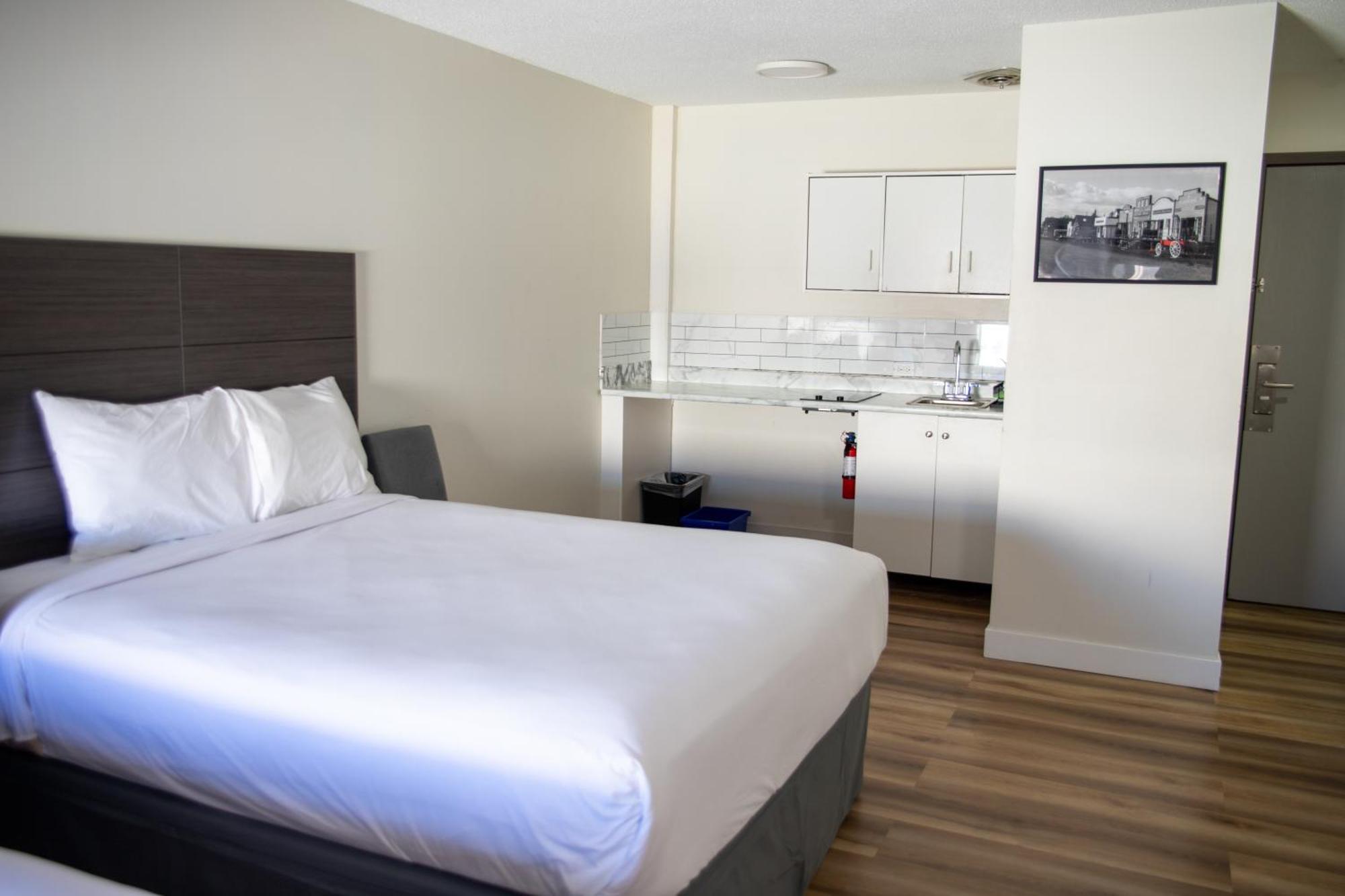 Ramada By Wyndham Dawson Creek Hotel Luaran gambar