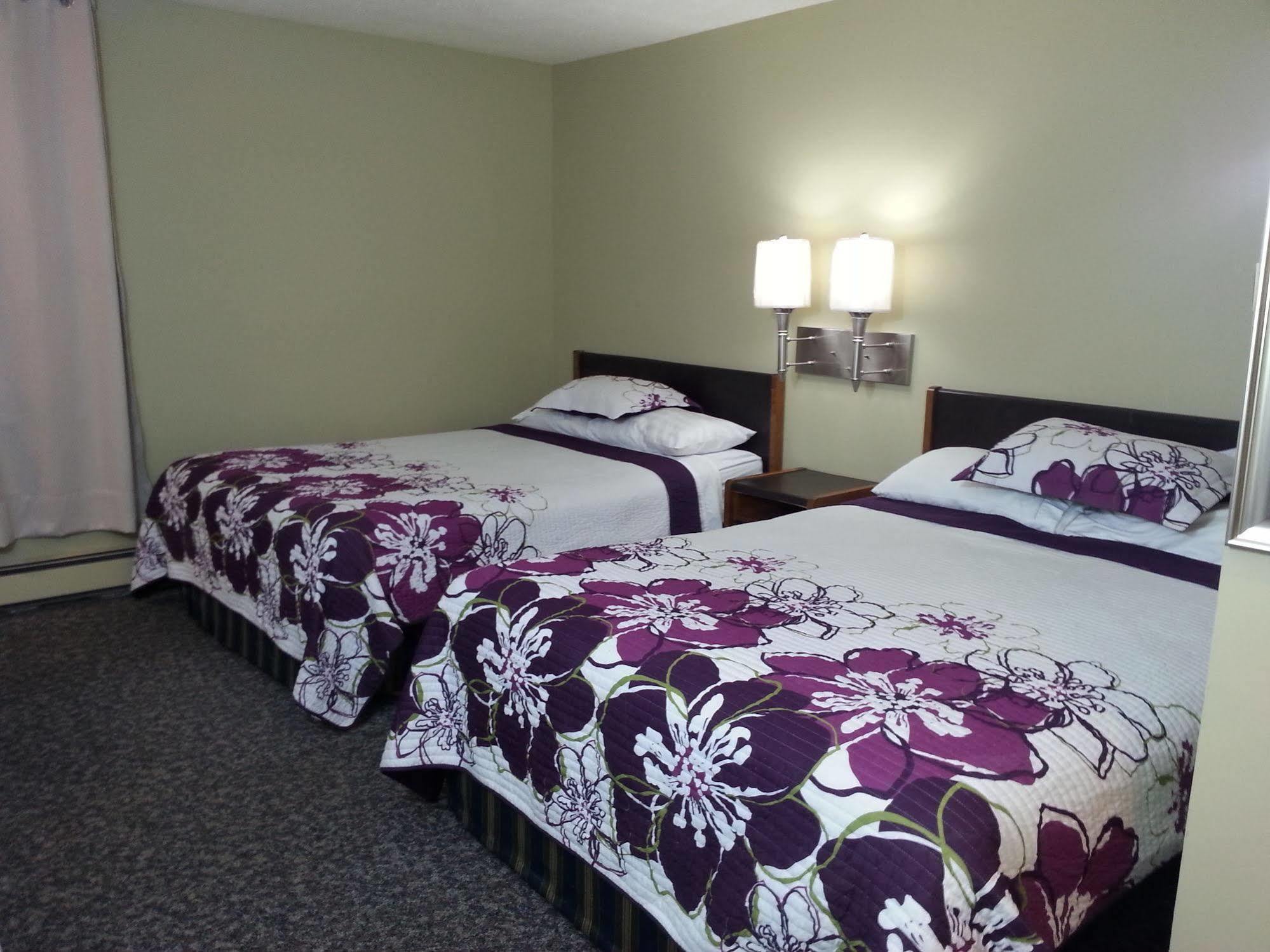 Ramada By Wyndham Dawson Creek Hotel Luaran gambar