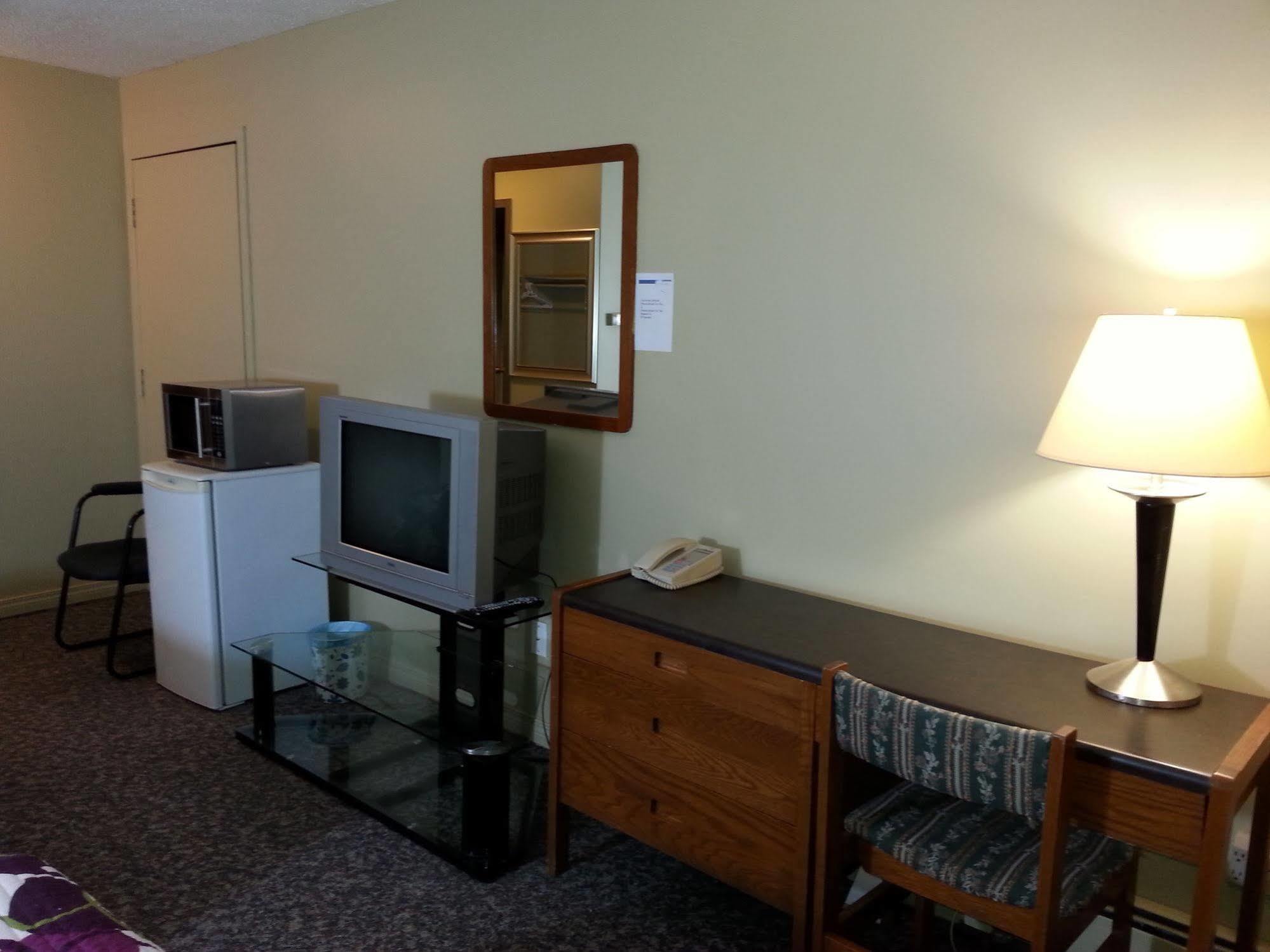 Ramada By Wyndham Dawson Creek Hotel Luaran gambar